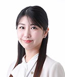 上治　綾萌