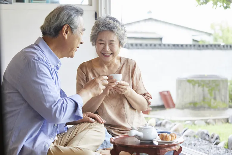 リビング・ニーズ特約とは？メリット・デメリットや税金について解説