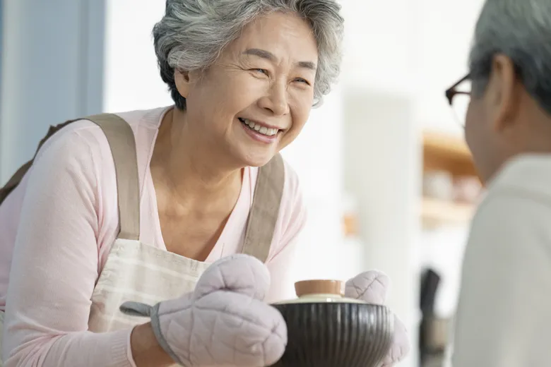 認知症保険は必要？メリットや選び方、加入時の注意点を解説