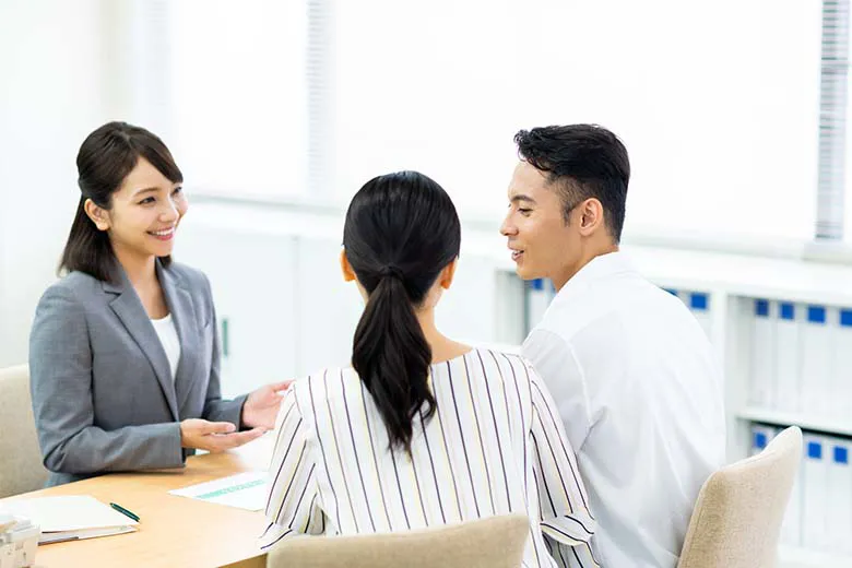 逓減（ていげん）定期保険とは？メリット、収入保障保険との違いを解説