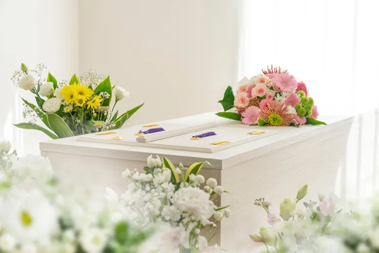 葬儀費用は平均いくら？葬式代は死亡保険で備えられる